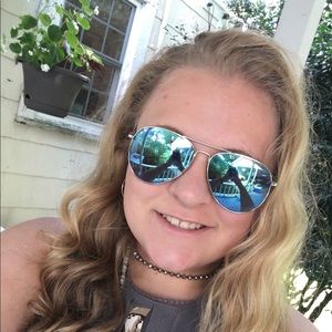 Meet your Posher, Abby